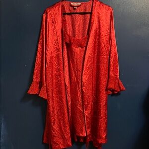 Morgan Taylor Intimates Robe and Nightgown Set